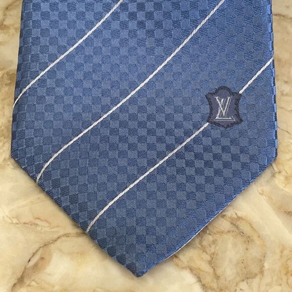 Louis Vuitton 100% Silk Monogram Tie - Picture 5 of 10